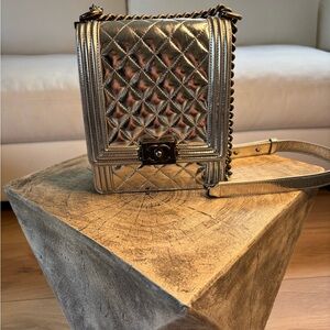 CHANEL Metallic Silver Quilted Crossbody Bag